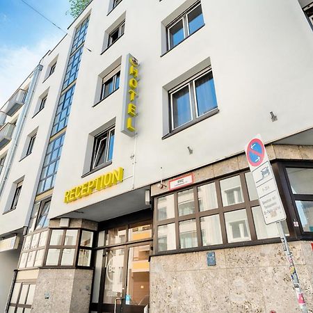 B&B Hotel Muenchen-Hbf Bagian luar foto